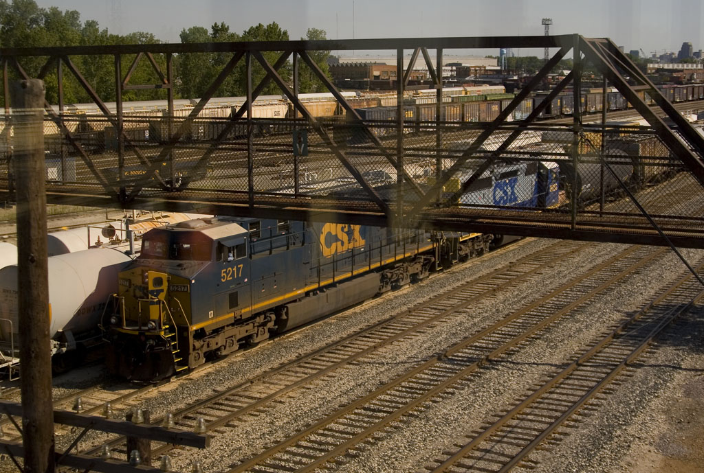 Q335
I believe this is Q335 rolling through Wyoming Yard.  09/06/08
