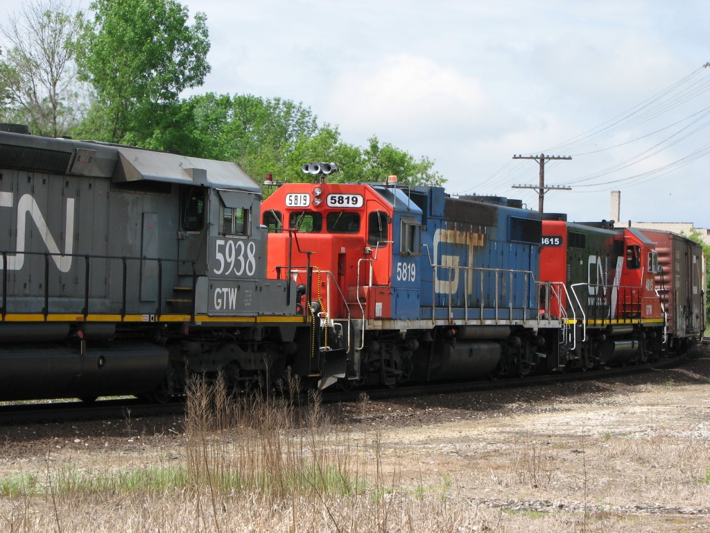 GT 5819 fitted with remote controls is the 5th unit on 480 also including a repainted GTW GP9, MAy 25th 2007
Keywords: CN GT DURAND