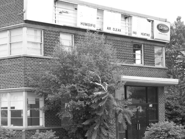 Abandoned plant in Wyandotte by CN tracks. It is some kind of store now, 
