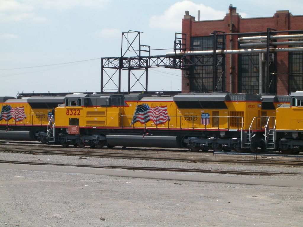 New UP SD70ACe's in Paducah, KY's VMV Paducah Shops.
Keywords: SD70ACe Union Pacific Paducah, KY